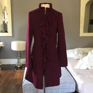 Beautiful Tahari coat! Size 10, fits like a 6